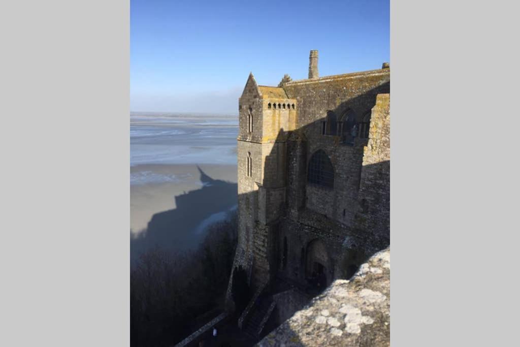 Au Mont Pour Deux Pontorson Exterior foto
