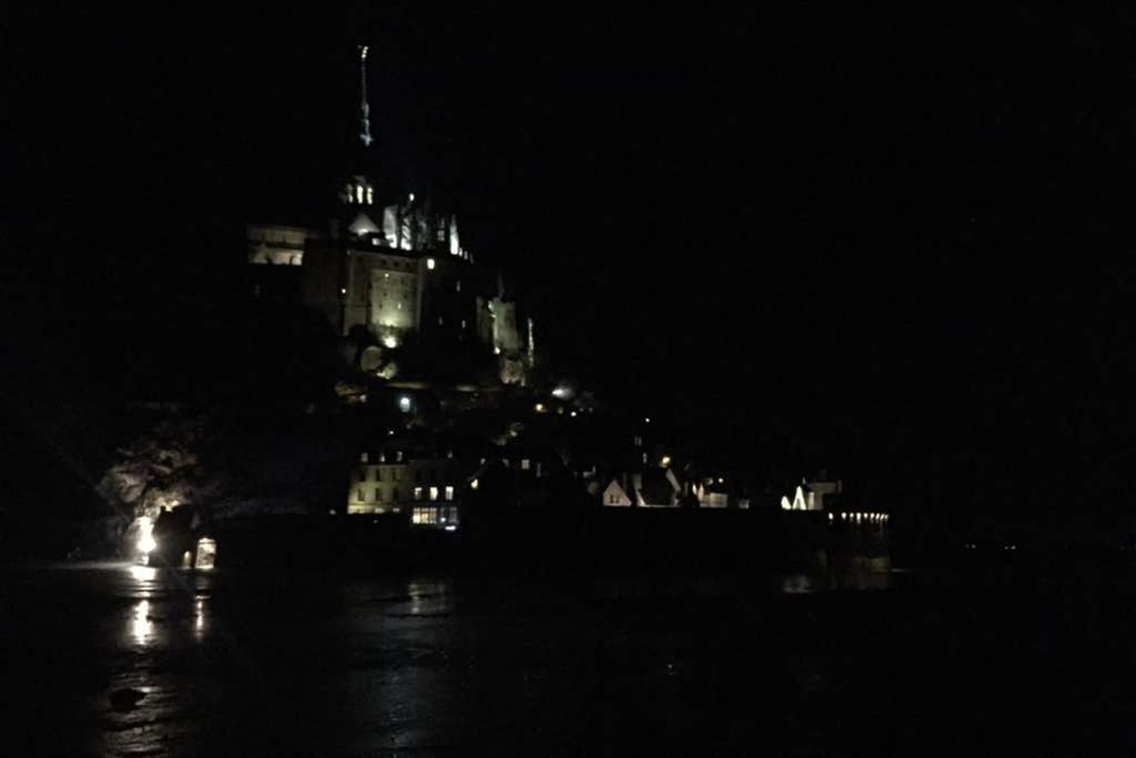 Au Mont Pour Deux Pontorson Exterior foto